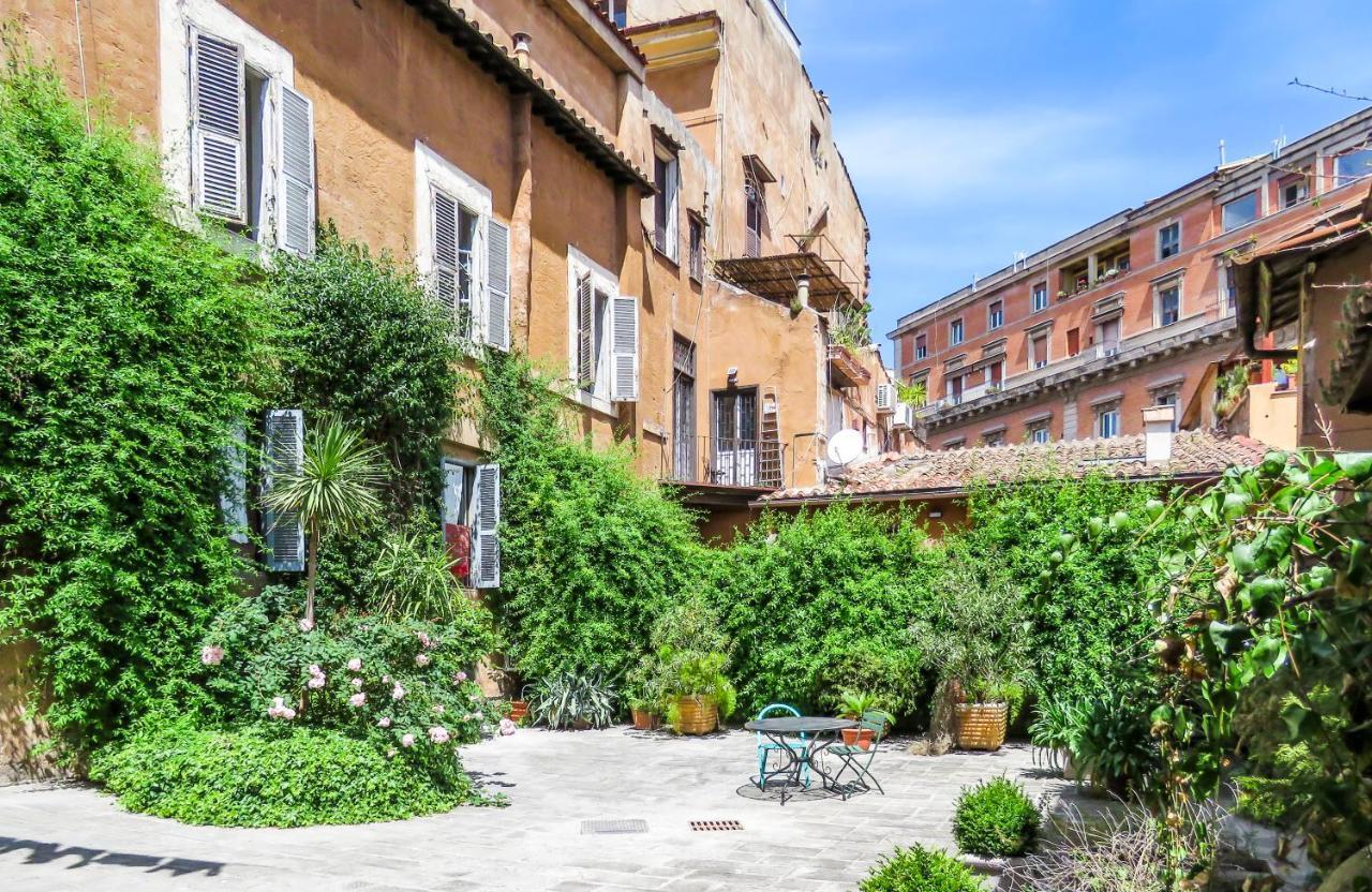 Casa Del Moro - Romantic Loft In Trastevere Buitenkant foto